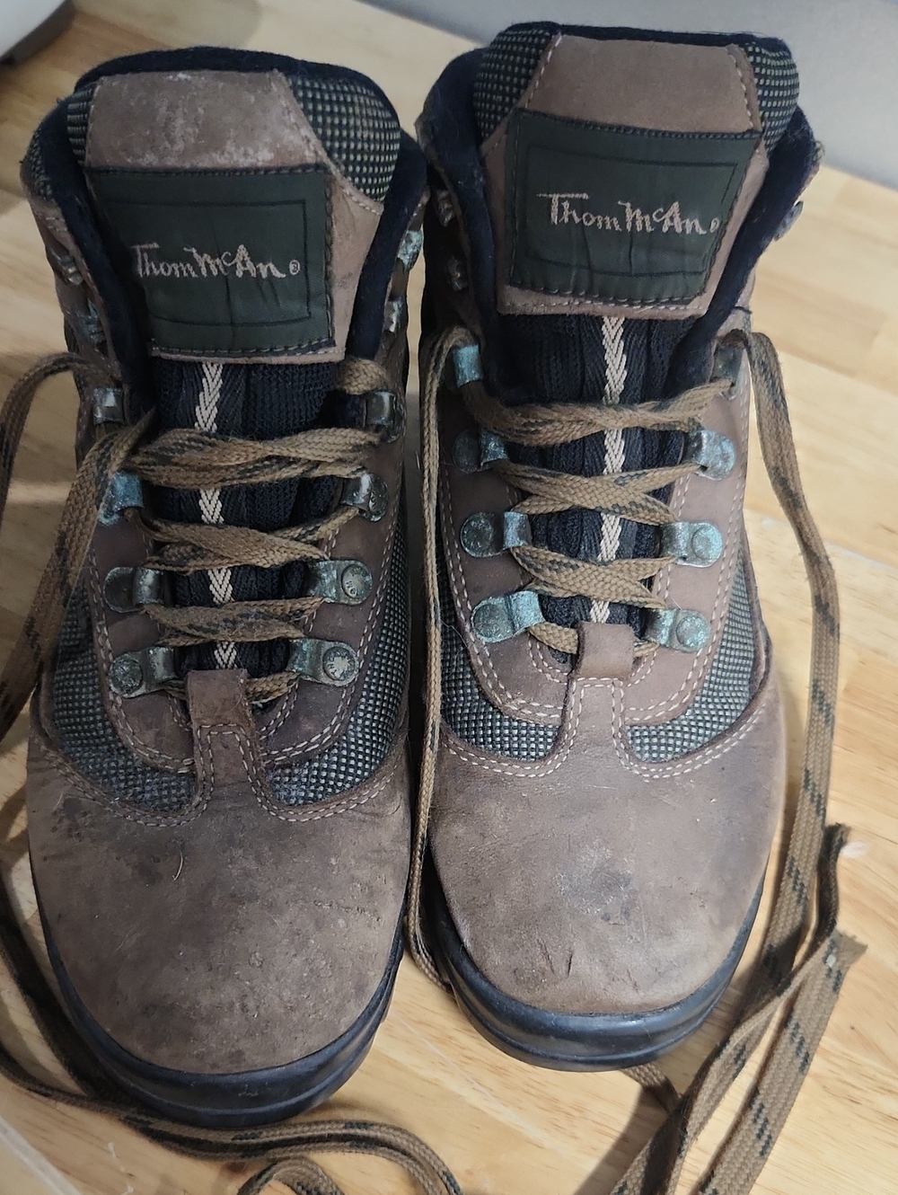 Thom McAn Brown Suede Hiking Boots with Dark Green Tongue